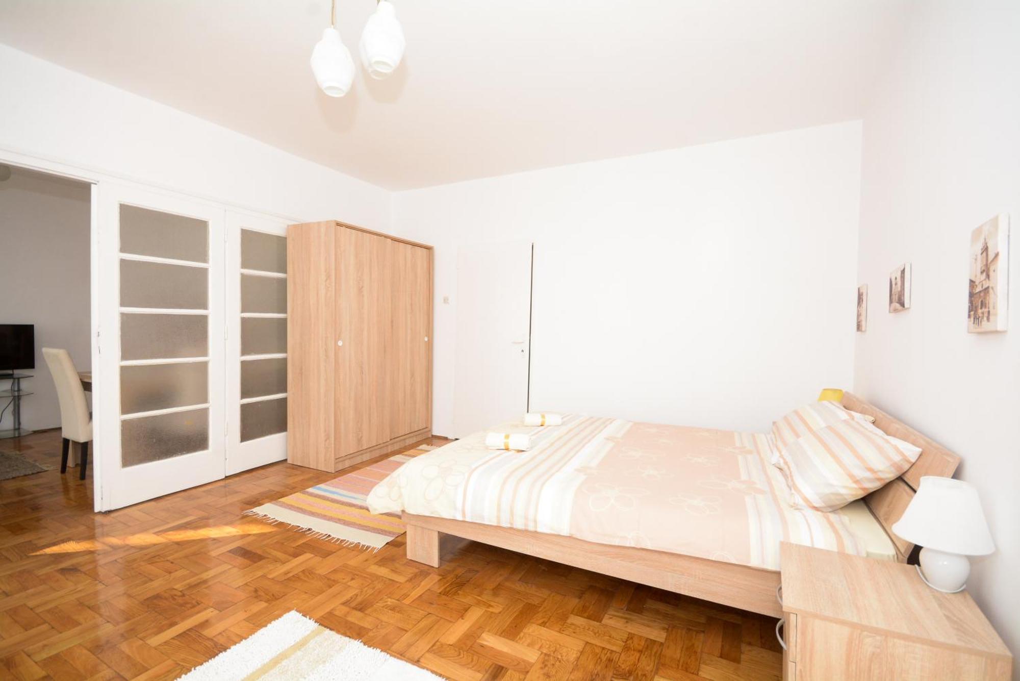 Apartments City Hall Beograd Ruang foto