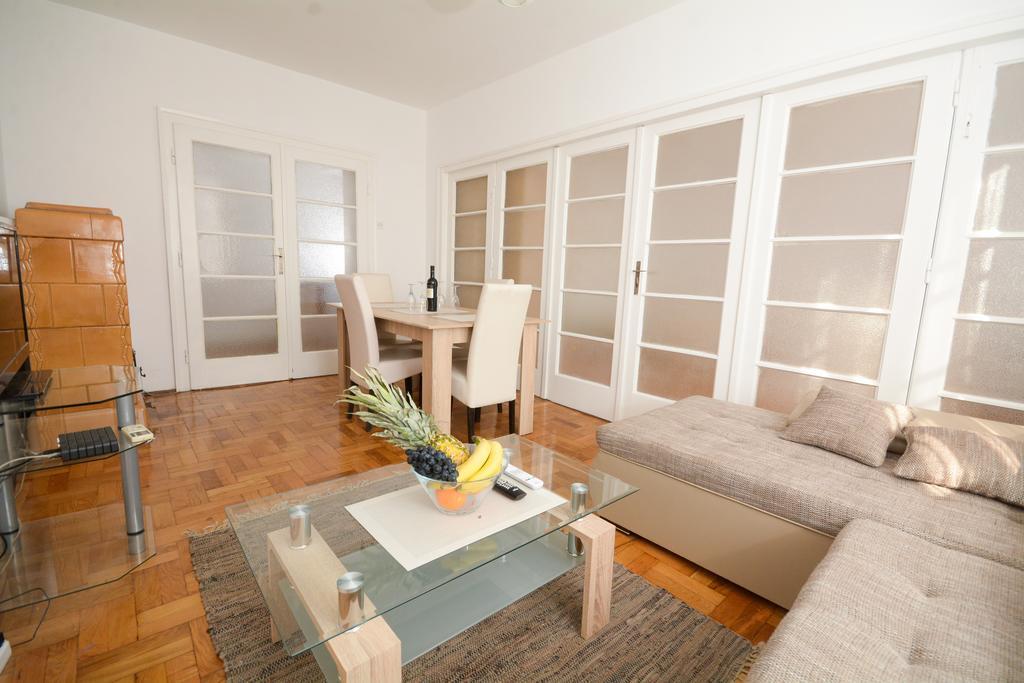 Apartments City Hall Beograd Ruang foto