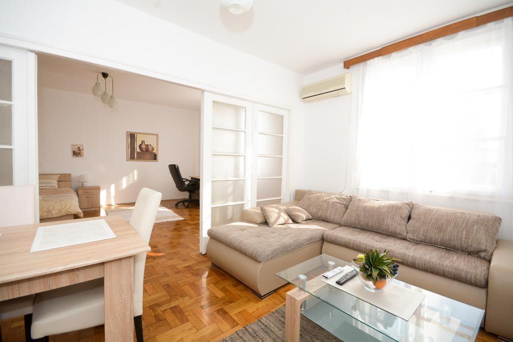 Apartments City Hall Beograd Ruang foto
